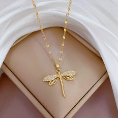 Collar con libélula